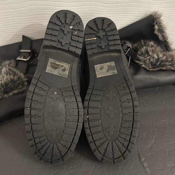 Boot - Picture 4 of 4